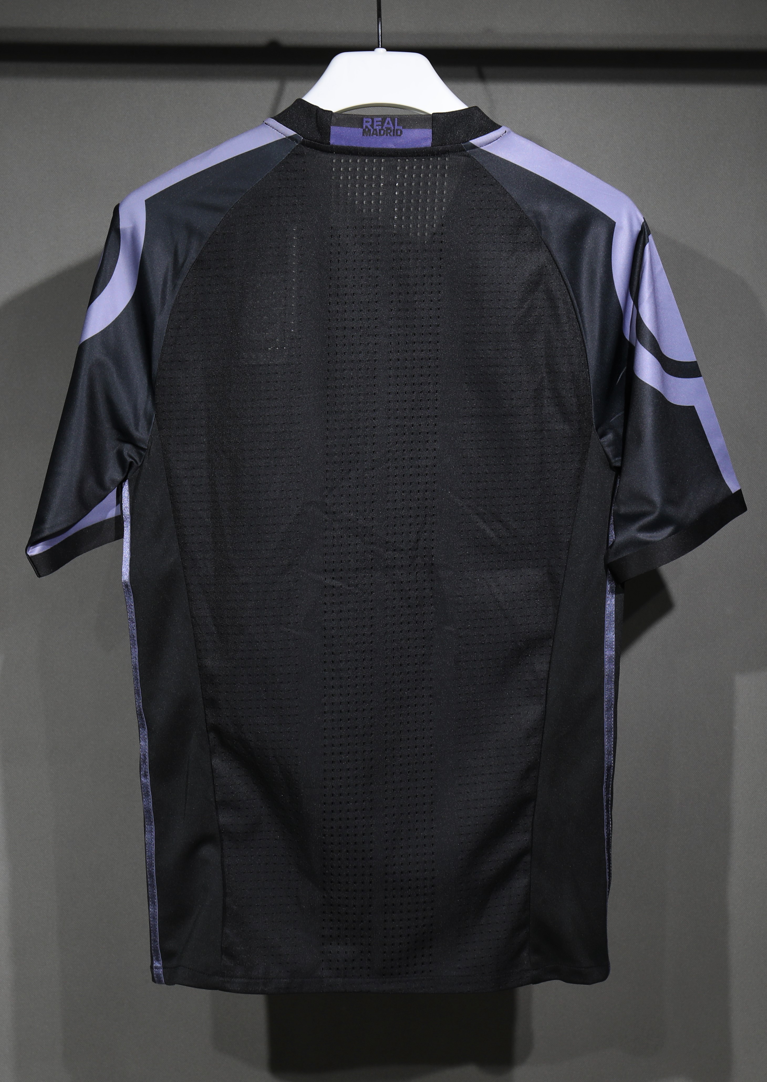 16-17 Real Madrid Third Player Retro Jersey/16-17 皇马第二客场球员