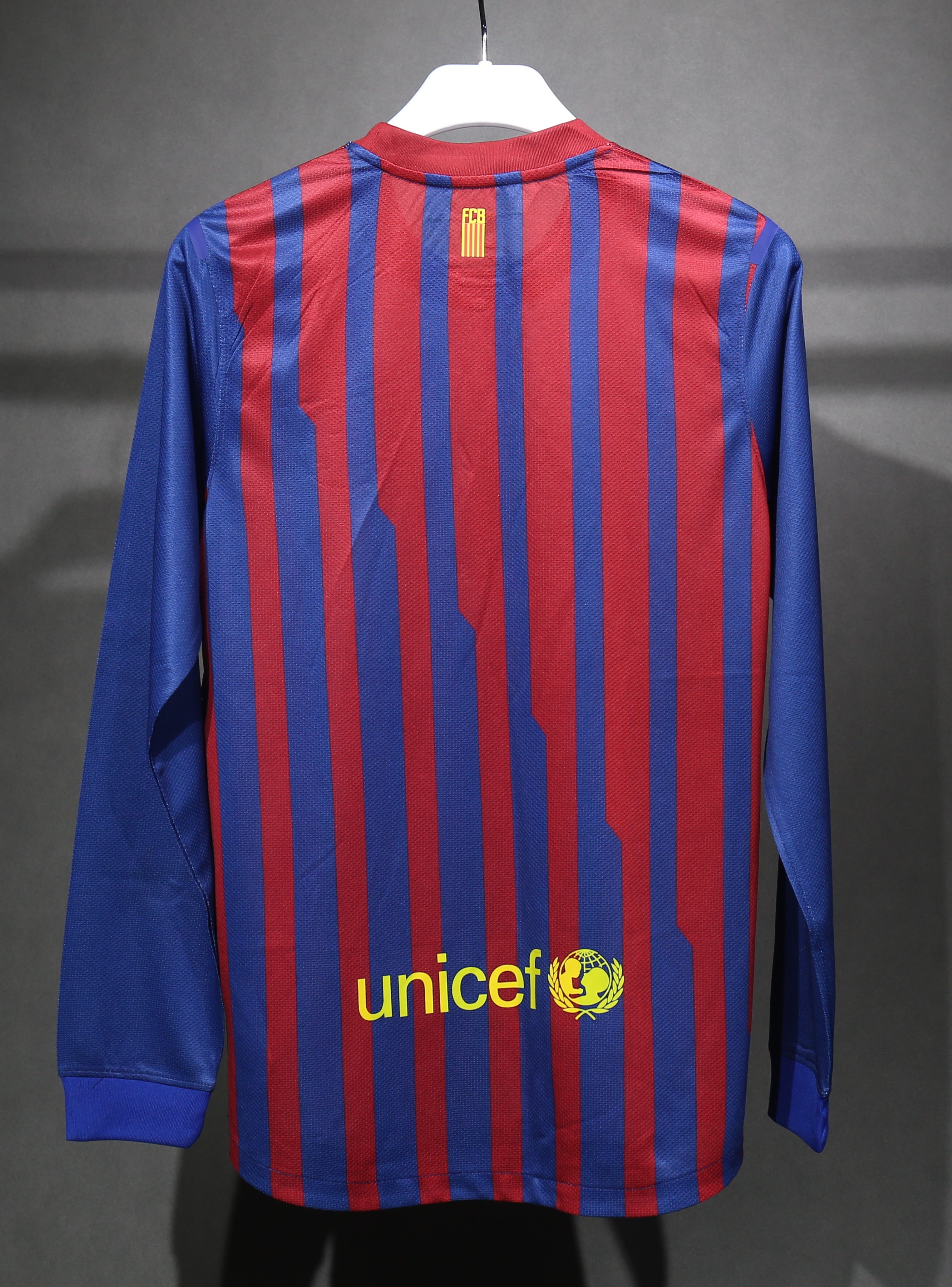 11-12 Barcelona Home Player Long Sleeve Retro Jersey/11-12巴萨主场球员长袖