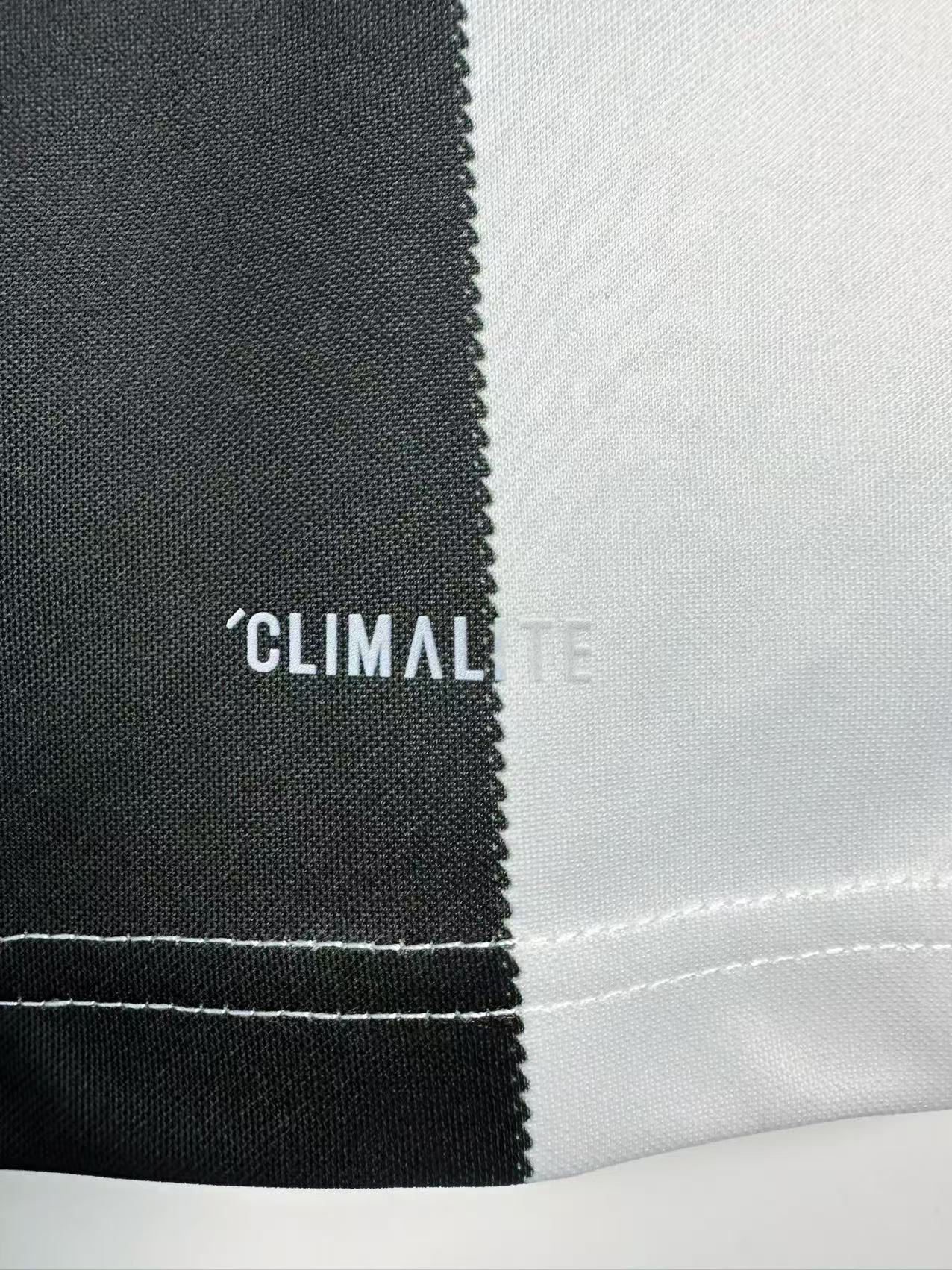 18-19 Juventus Home Retro Jersey/18-19尤文主场