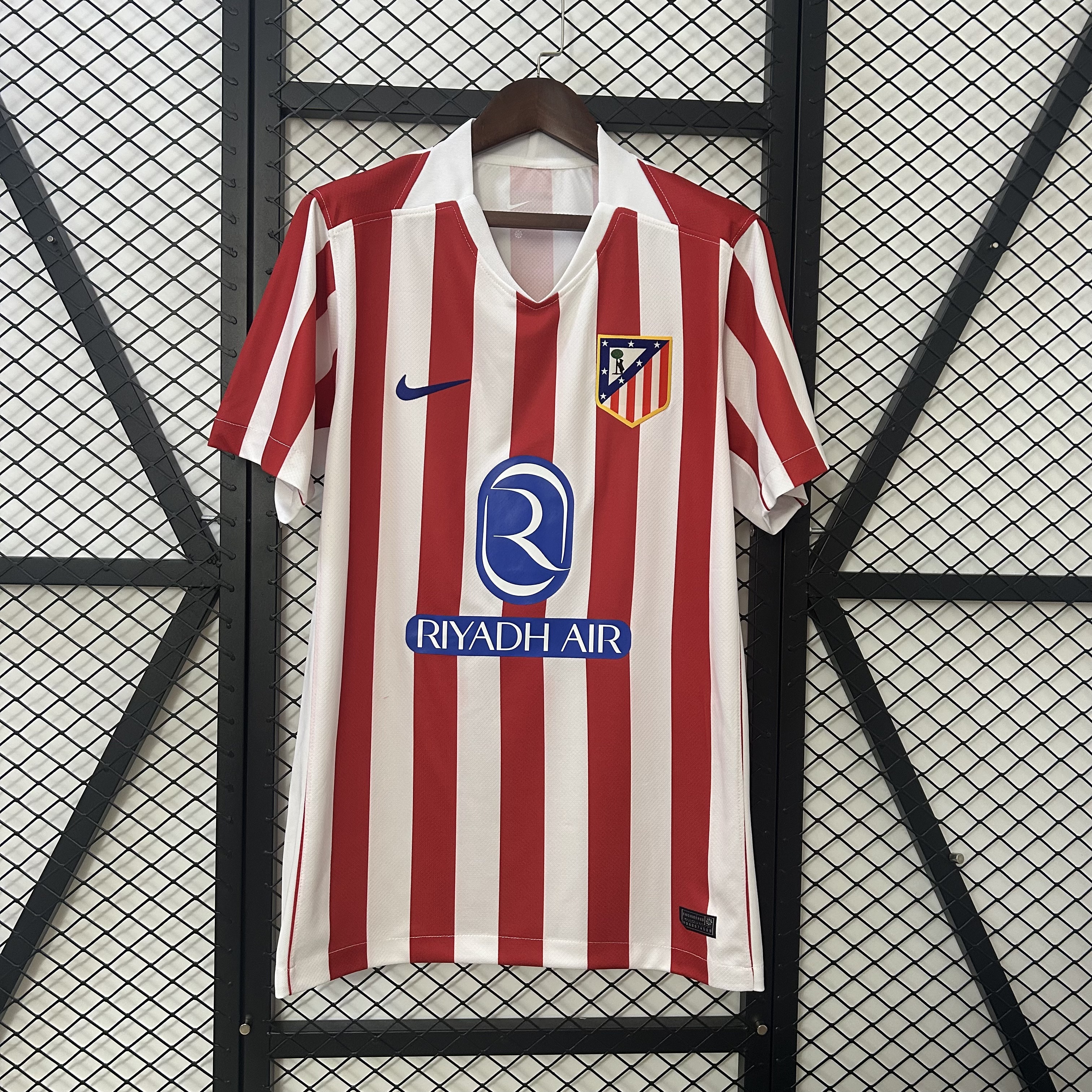 25-26  Atletico Madrid Home Fans Jersey/ 25-26 马竞主场球迷版