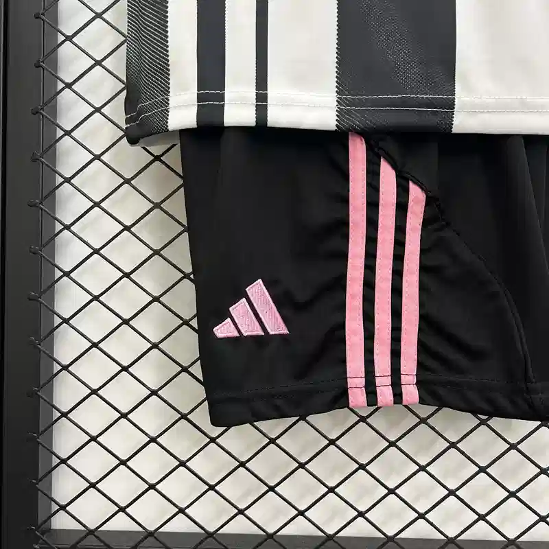 25-26 Juventus Home Kid Kit /25-26尤文主场童装